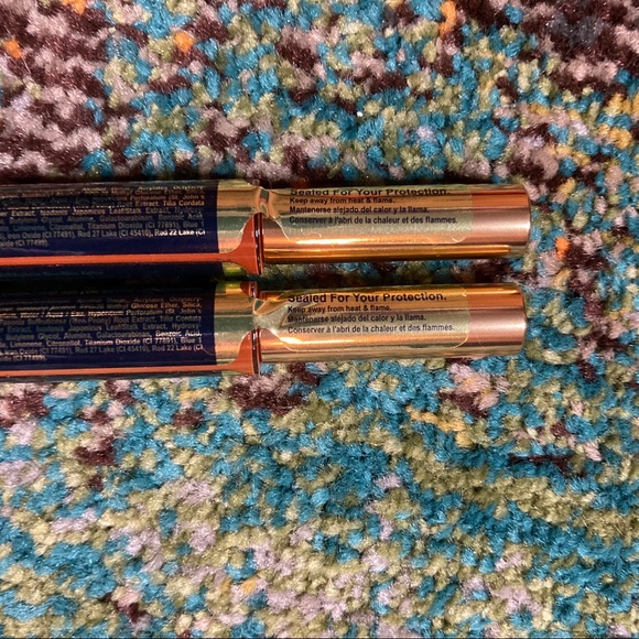 LipSense Currant - Picture 2 of 3